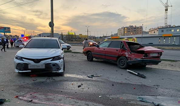 В Волгограде в ДТП с тремя автомобилями погибла 66-летняя пенсионерка