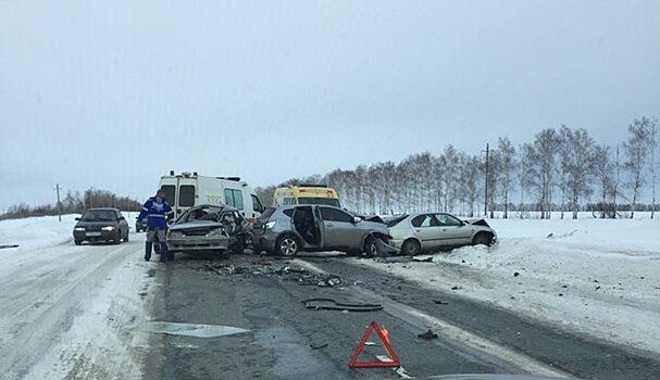 В результате аварии на трассе в Пензенском районе погибло два человека