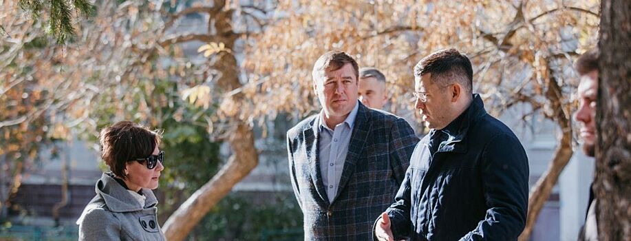 Глава г.о. Чехов Артамонов провел обход дворов и детских площадок