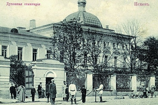 В Пскове реконструируют здание бывшей духовной семинарии