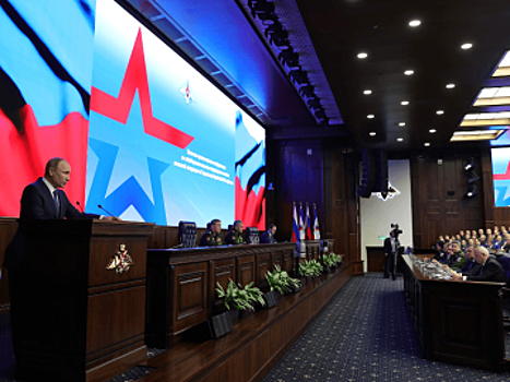 Денис Мантуров принял участие в военно-практической конференции по итогам спецоперации в Сирии