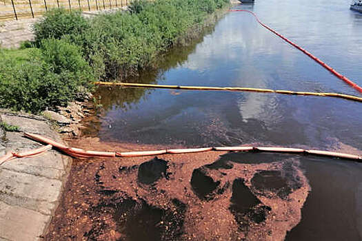 Губернатор Кобзев: на реке Лене в Иркутской области произошла утечка нефтепродуктов