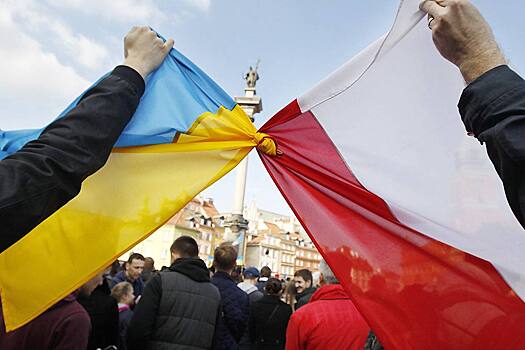 Кандидат в президенты Польши заявил о пересмотре отношения к украинским беженцам
