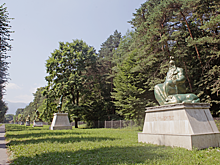 Во Владикавказе обновляют скульптуры героев нартского эпоса в парке «Нартон»