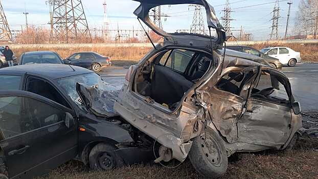 В Новосибирске утром 29 октября произошло смертельное ДТП  с тремя автомобилями