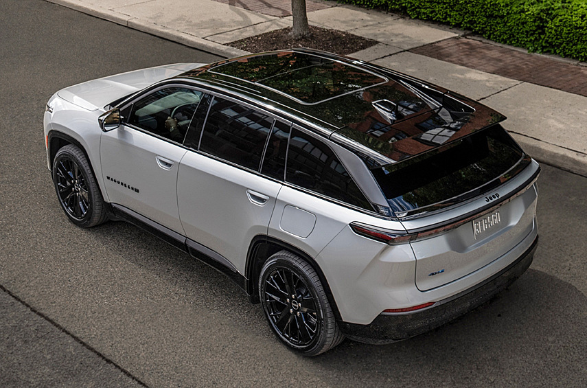 Коэффициент сопротивления воздуха равен 0,29: это лучше, чем у всех остальных творений марки. Приём заявок уже начат, а до дилеров новинка доберётся осенью.