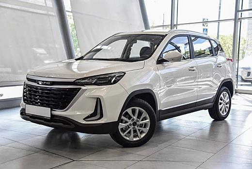 У российских дилеров появился кроссовер BAIC X35. Пока только с «механикой»