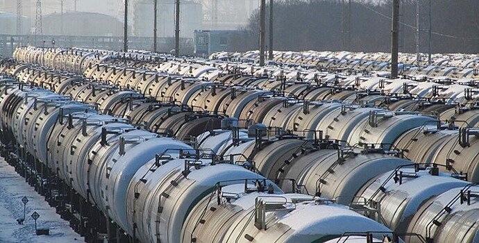Доходы от экспорта российской нефти снизились до $90,43 млрд