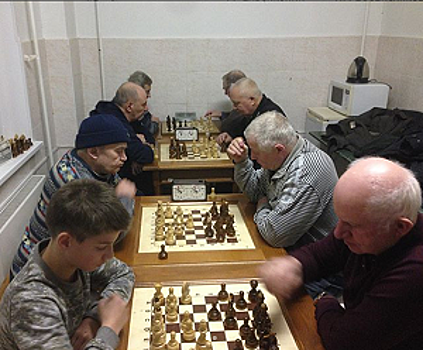 В СК Вороново прошел очередной тур по шахматам