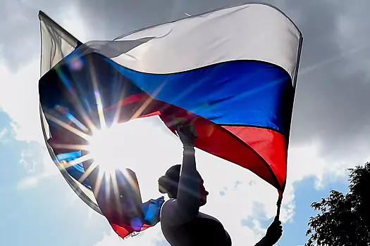 СК заинтересовался историей с надругательством украинца над флагом РФ