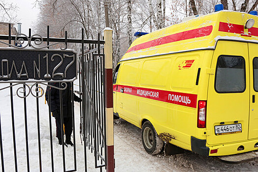 Подросток ранил ножом девочку в школе в Кемерово