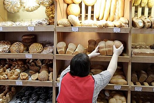 В России вчетверо снизили наценки на хлеб и сахар