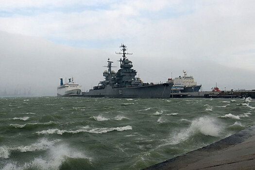 Ураганный ветер в Новороссийске не повлиял на уровень боевой готовности сил Черноморского флота