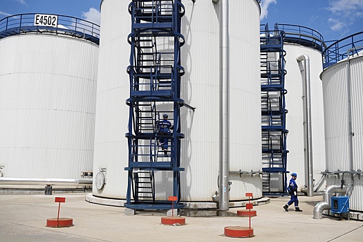 Нефтяникам восстановили выплаты из бюджета в обмен на удержание цен на топливо