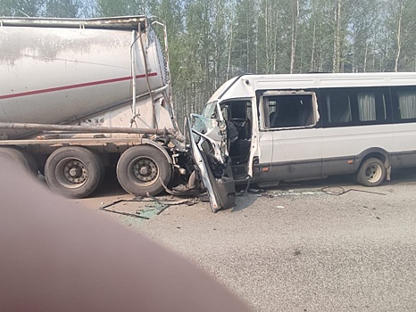 В ДТП в дыму на Серовском тракте один человек погиб, шесть пострадали