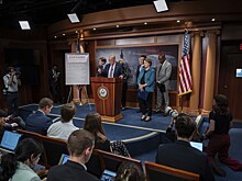 Сенаторы-демократы осудили роль США в этнических чистках в Газе