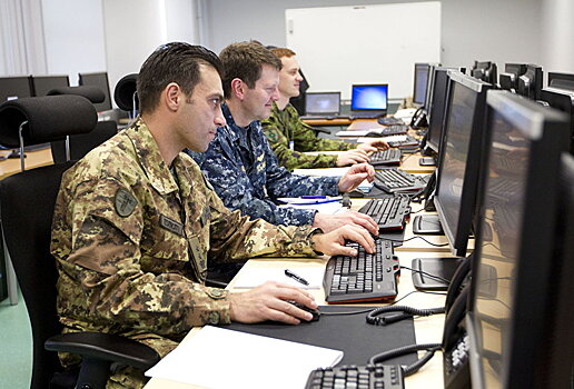 Россия требует от США объяснений по кибератакам на Рунет