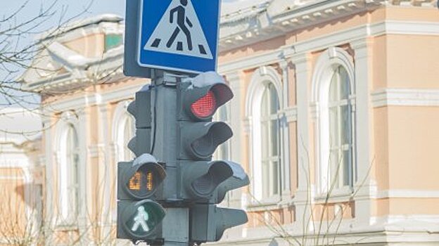 В центре Пензы сбилась зеленая волна для автомобилистов