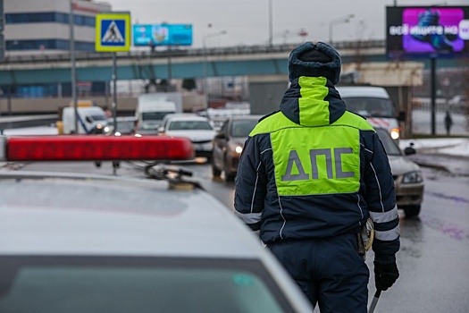 В Петербурге иномарка насмерть сбила водителя машины, попавшей в другое ДТП