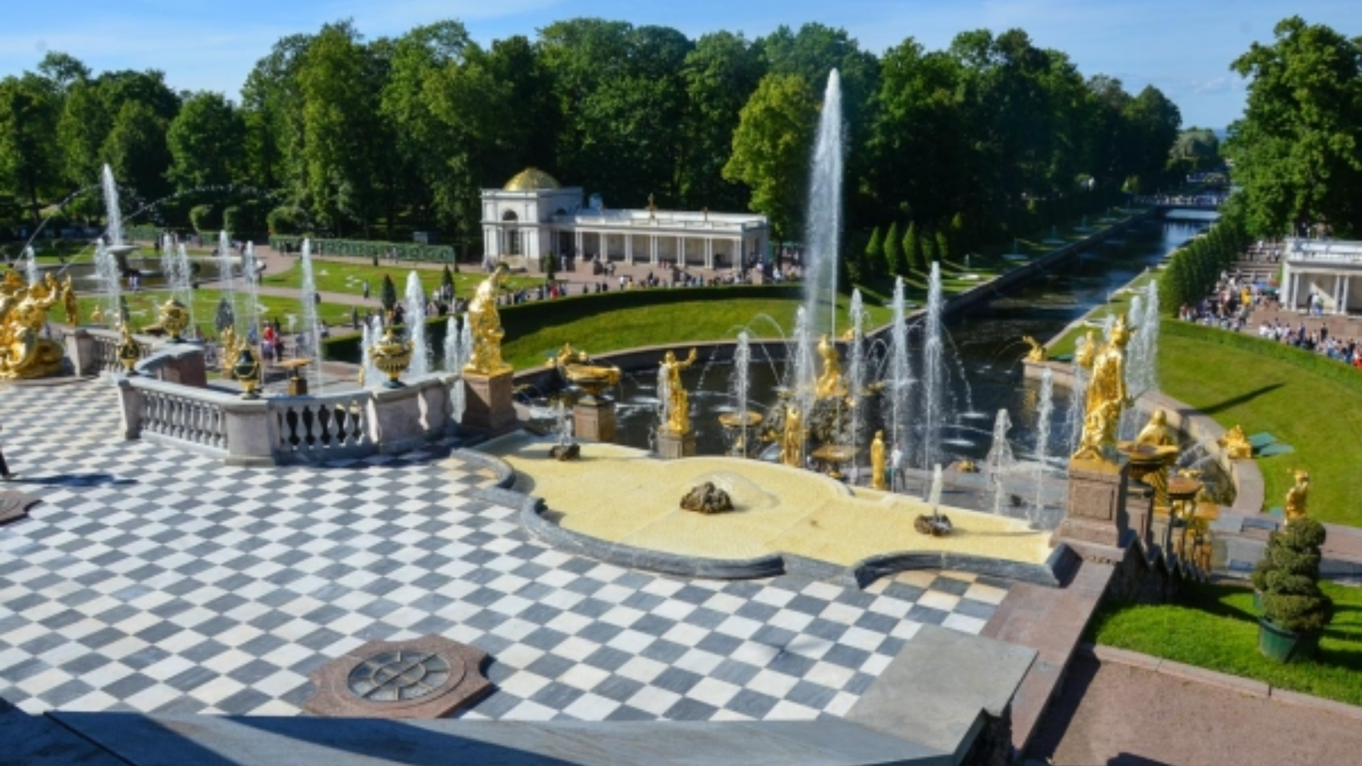 В Петергофе объявили, когда начнется сезон фонтанов