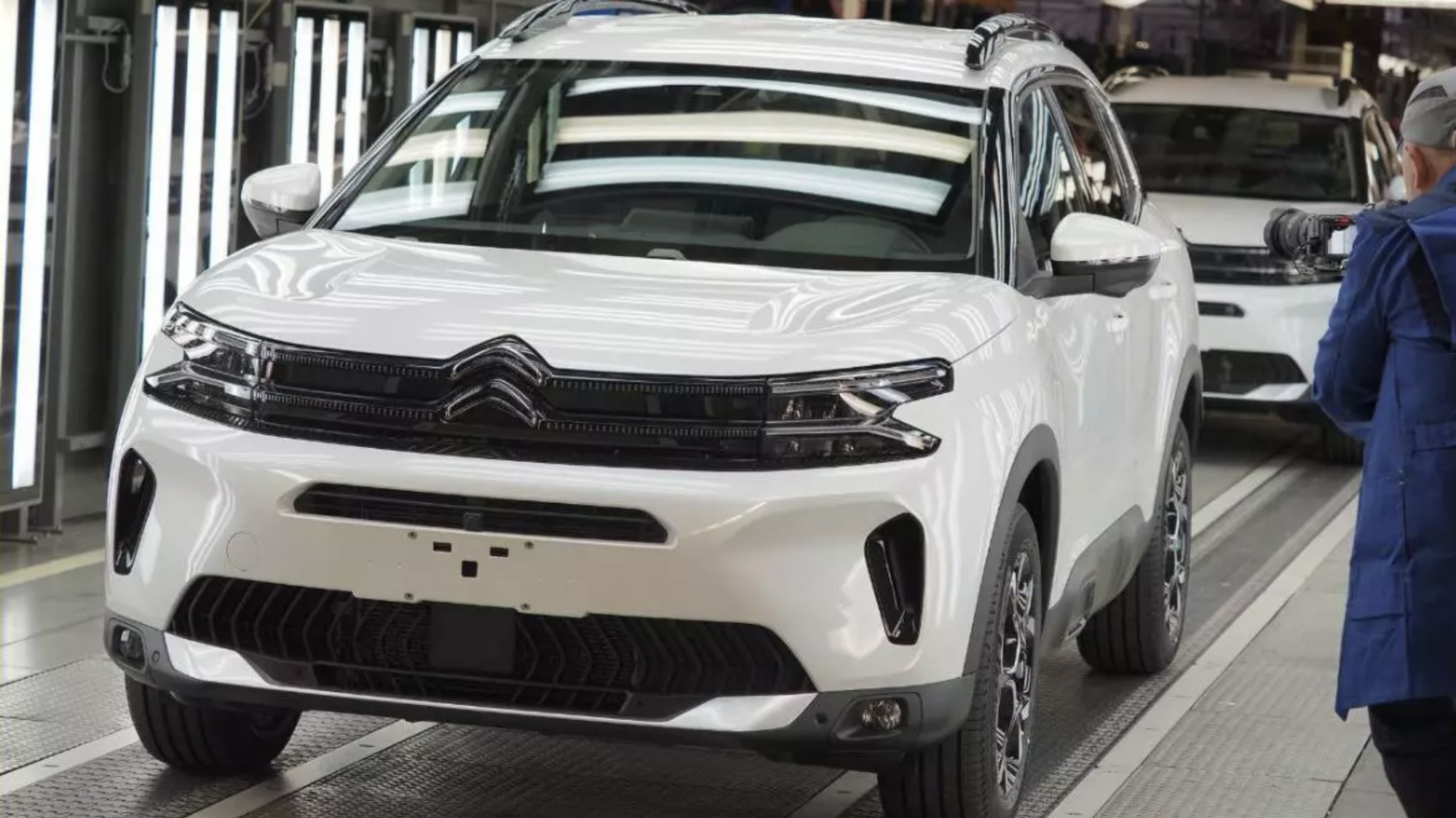 Названы российские цены на Citroen C5 Aircross