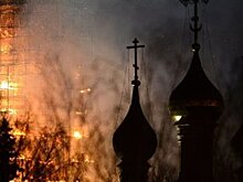 Charlie Hebdo опубликовал карикатуру после пожара в Нотр-Даме