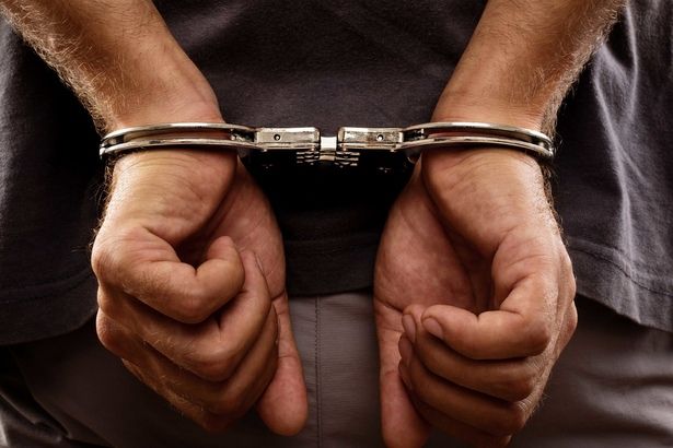 Подозреваемого в использовании подложных документов мужчину задержали полицейские в Зеленограде
