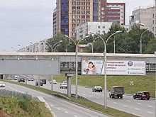 В Новосибирске ремонтируют пешеходные мосты через Ипподромскую