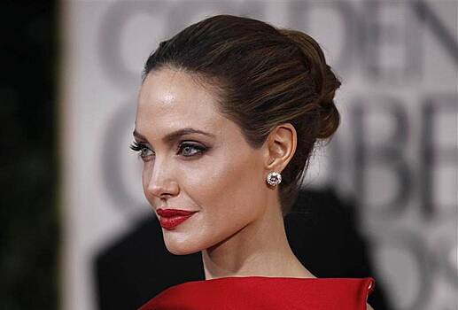 Анджелина Джоли займется экранизацией романа Алессандро Барикко "Без крови"