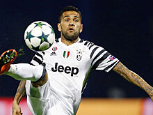 Алвес опубликовал фото с талисманом ЧМ-2018