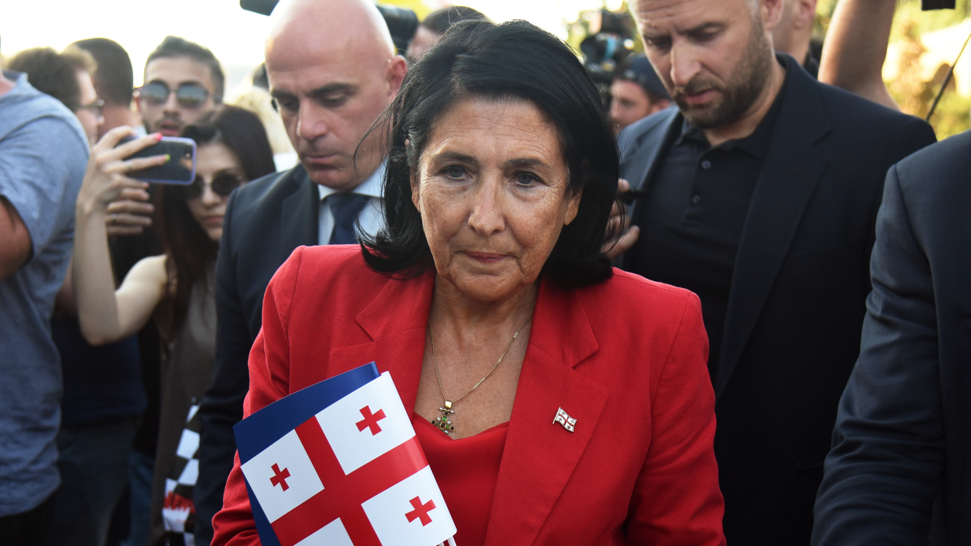 Зурабишвили лишили госохраны за нарушение Конституции Грузии