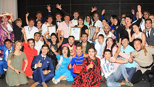 Театр "Йуг" наградили в Казахстане