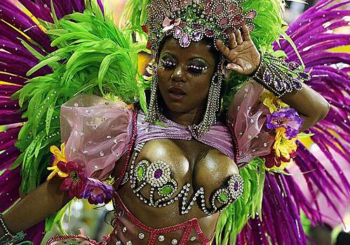 Карнавал в Рио-де-Жанейро установил новый рекорд по числу зрителей и участников