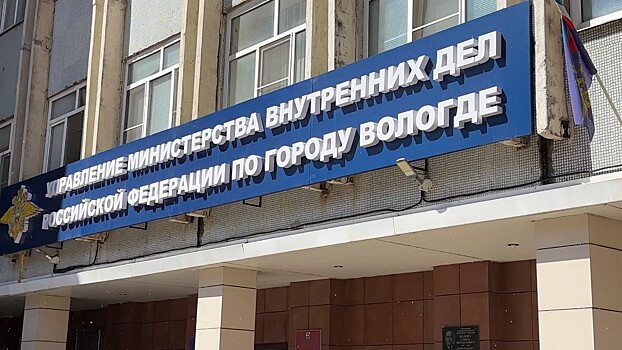 Агрессивного мотоциклиста без прав догнали вологодские сотрудники полиции