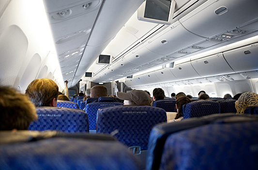 В США пассажиров сняли с рейса из-за слова "динамит"