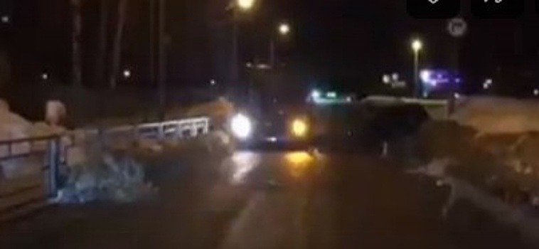 В Выксе произошло столкновение автобуса с легковушкой