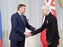 Певец SHAMAN получил медаль «За самоотверженность и единство»