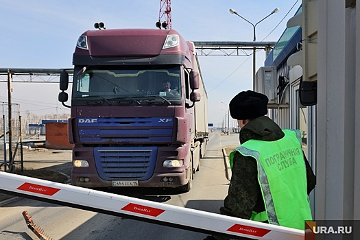 В Тюменскую область контрабандой везут тонны продуктов из Казахстана