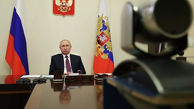 Путин спросил главу Минстроя о средствах на аварийное жилье
