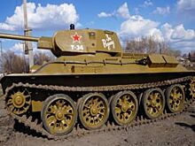 Шипуново встречает танком. Жители села собрали копию легендарного Т-34