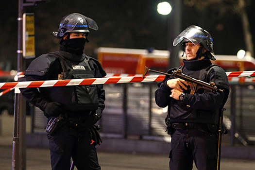 Напавший на парижскую турфирму грабитель сбежал от полиции