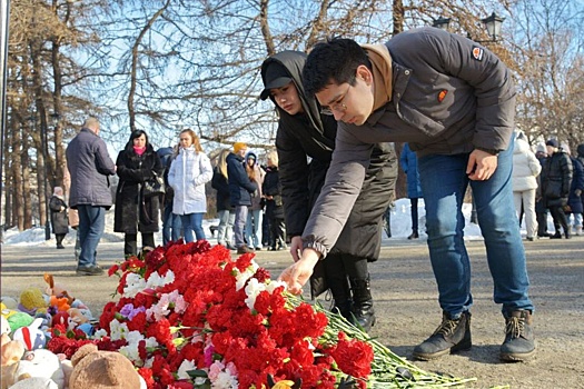 В Мурманске прошел митинг памяти жертв теракта в Подмосковье