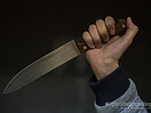 Уральский школьник получил несколько ударов ножом в живот, когда ждал мать с вечеринки