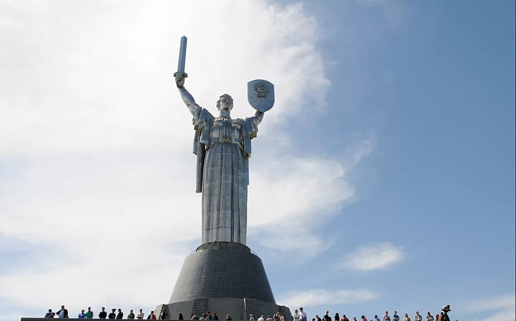 В Киеве захотели декоммунизировать «Родину-мать»