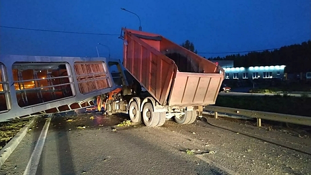 При обрушении моста под Екатеринбургом погиб человек