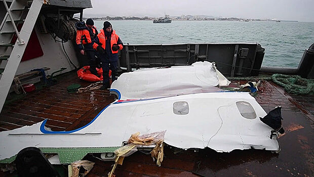 Работы по подъему обломков самолета Ту-154 Минобороны России, потерпевшего крушение после вылета из Сочи, 29 декабря 2016 года