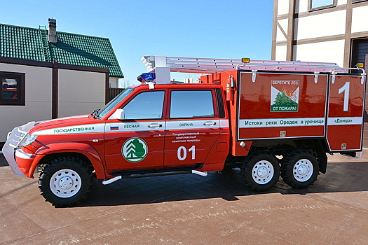УАЗ напомнил о шестиколёсном пожарном пикапе с турбодизелем