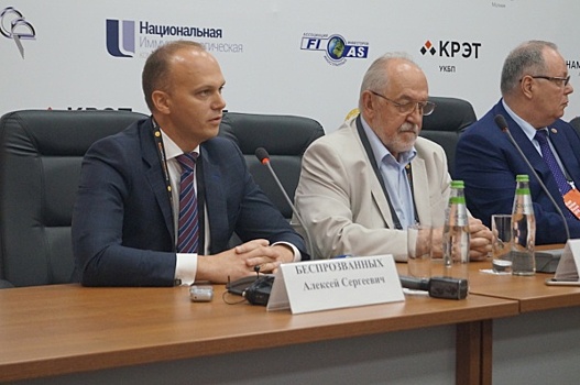 Правительство Калининградской области договорилось о сотрудничестве с янтарным кластером
