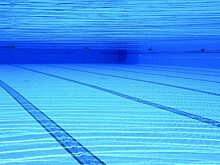 В Астрахани министр отравился хлором после эвакуации детей из бассейна