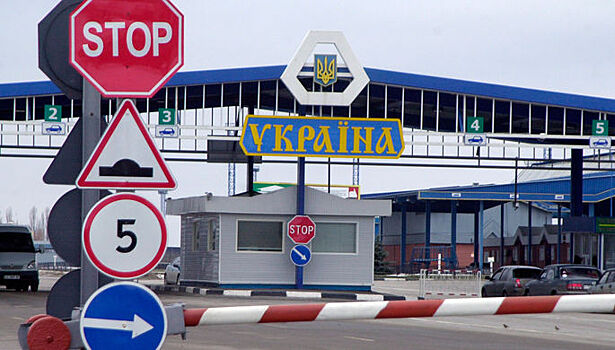 На границе Украины с ЕС появились километровые очереди